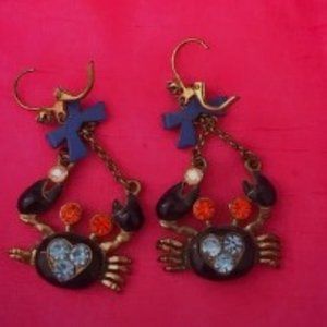 Betsey Johnson Nautical crab earrings 🦀